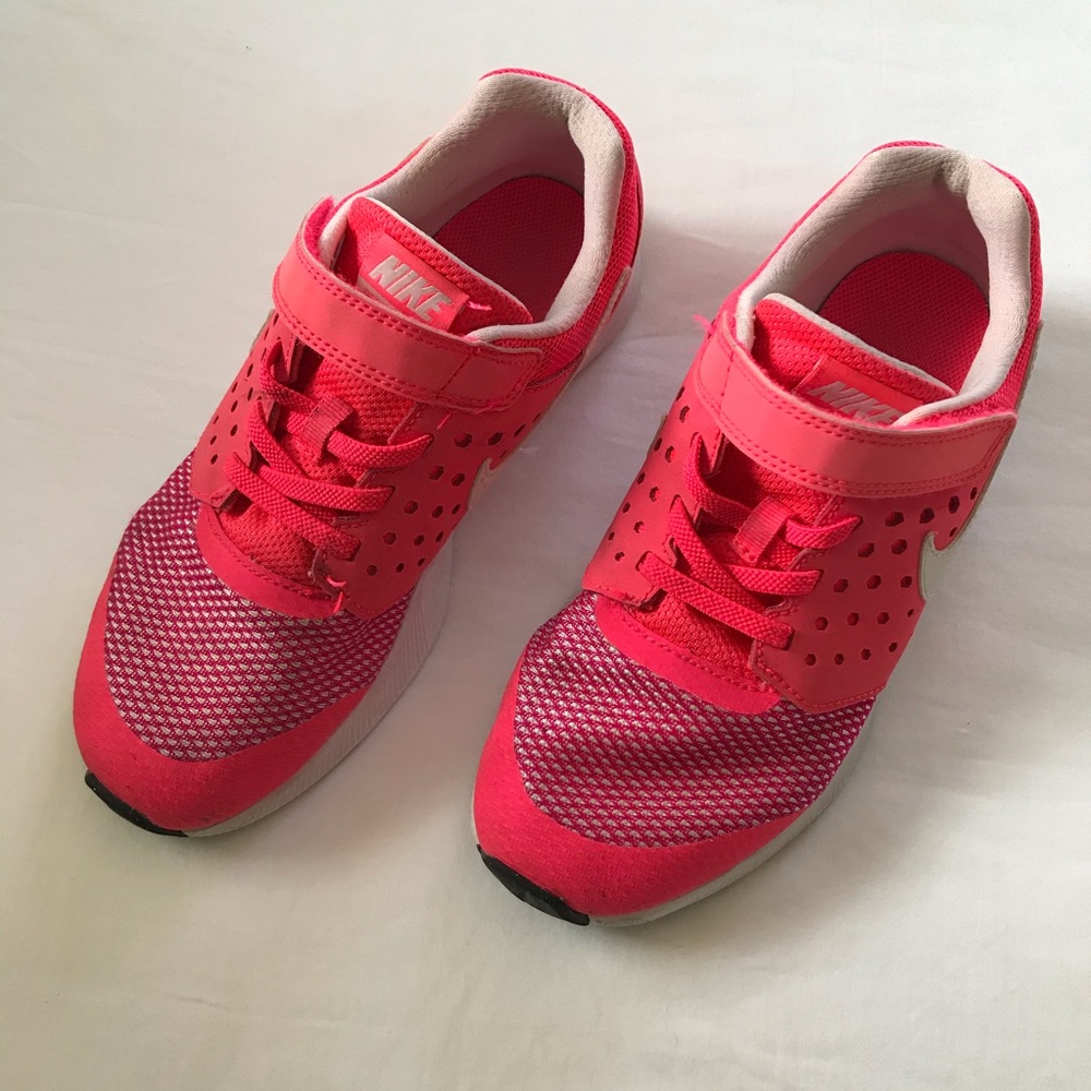 Nike Downshifter 7 Neon Pink Velcro Running Shoes